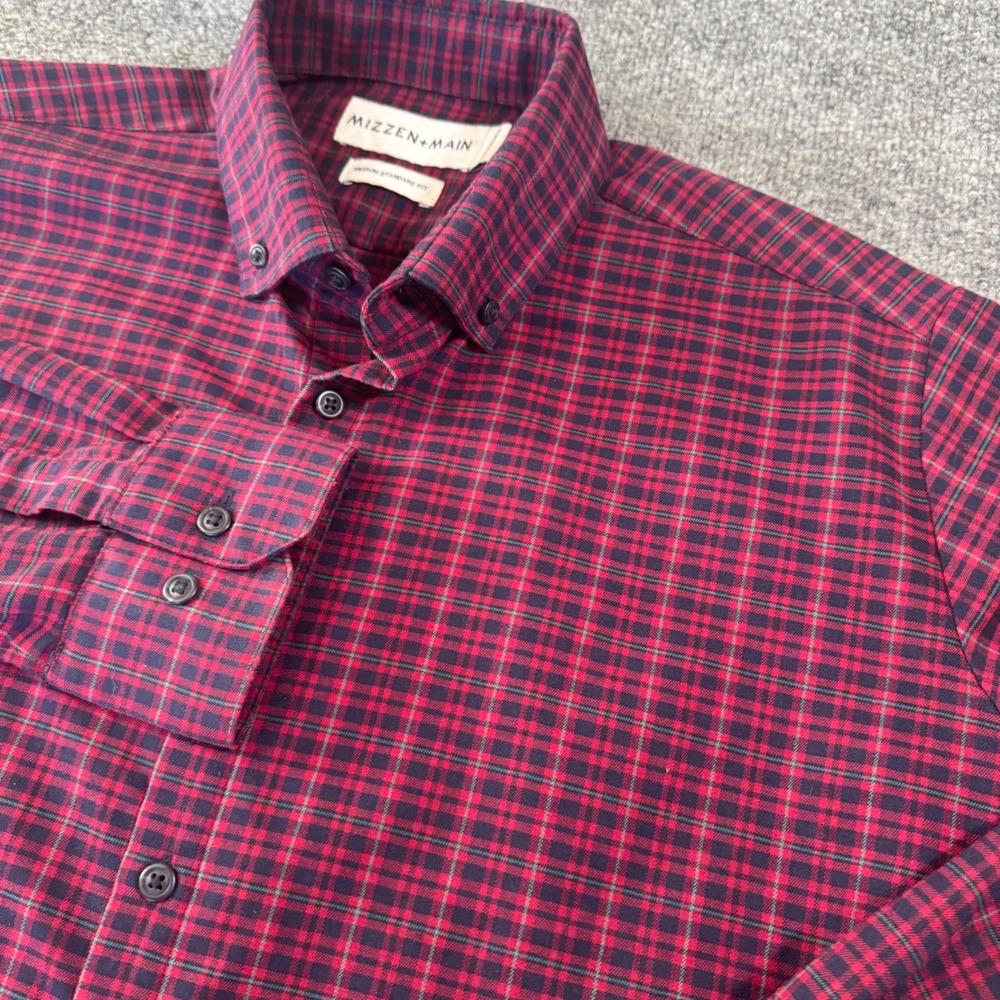 Mizzen+Main Button Down Shirt Mens Medium Plaid Flannel Standard Fit Red Navy